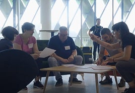 Euskaraz aritu nahi duenak hainbat aukera izan ditzan, mintzapraktika-programa mordoa