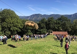 Aurreko edizioan, kalez belarra jaitsi zen une bat.