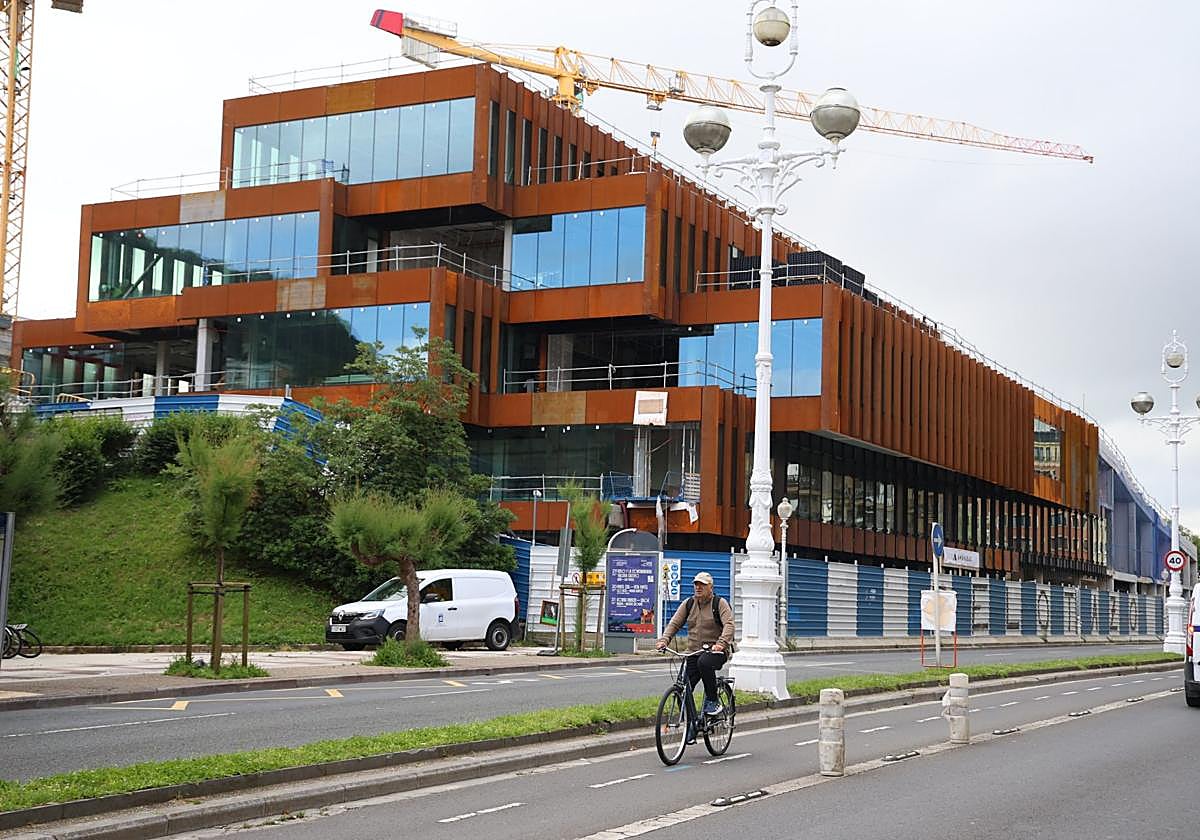 Goia defiende el GOe: «No es un centro turístico; se convertirá en un edificio icónico de Donostia»