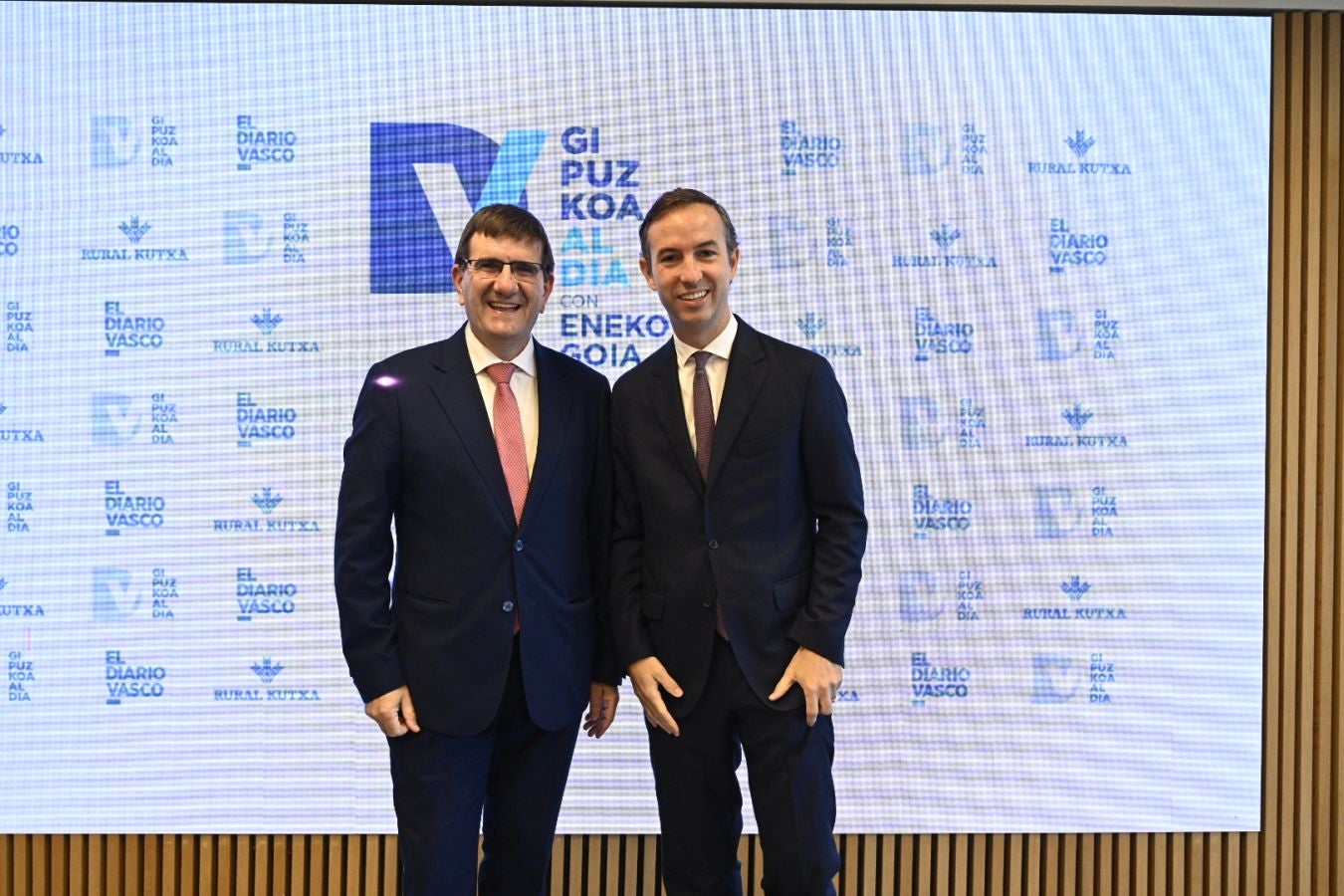 Juan Jose Etxeberria, rector de la Universidad de Deusto, y Rafael González, director del Hotel María Cristina.