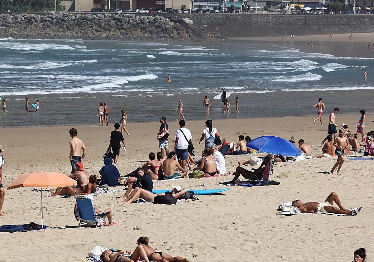 Vista de la playa de Zurriola, en San Sebastián.