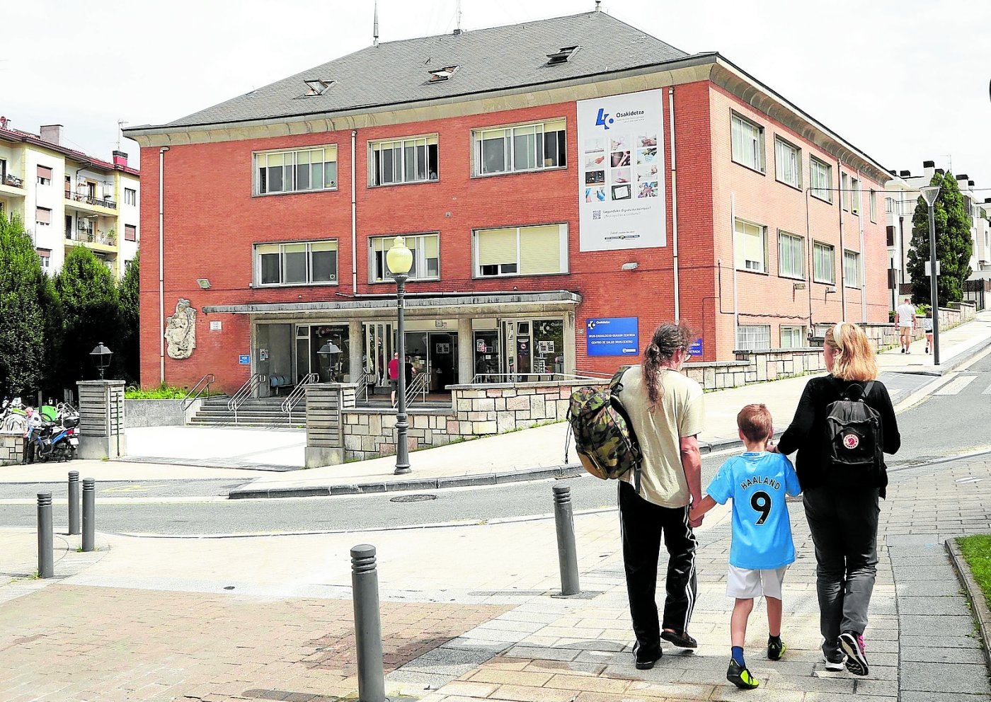 El PAC de Irun, ubicado en el centro de salud de Irun Centro, es el que más se refuerza en Gipuzkoa con tres nuevas plazas de difícil cobertura.