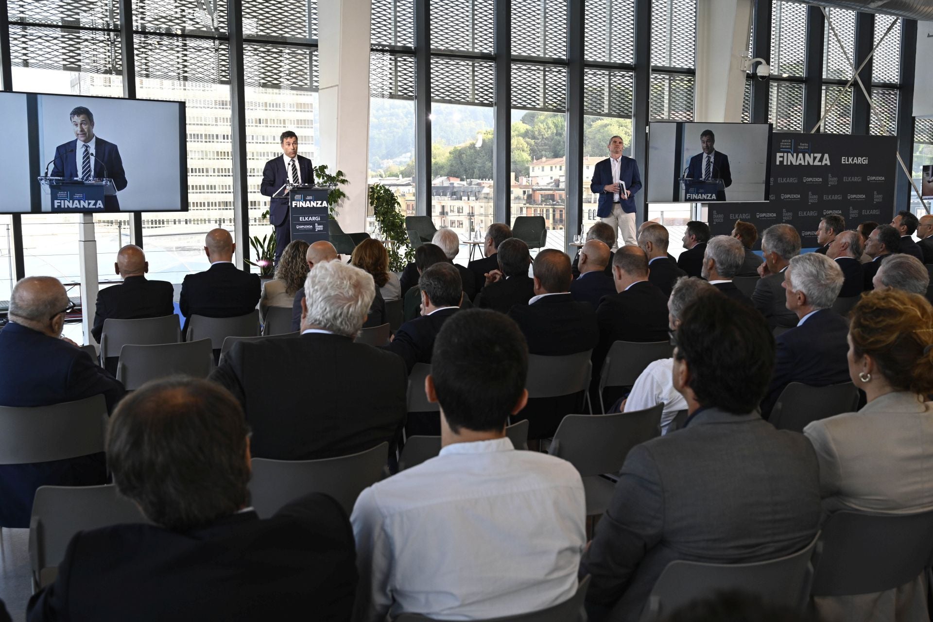 Amplia representación empresarial e institucional en el Foro Finanza de Elkargi