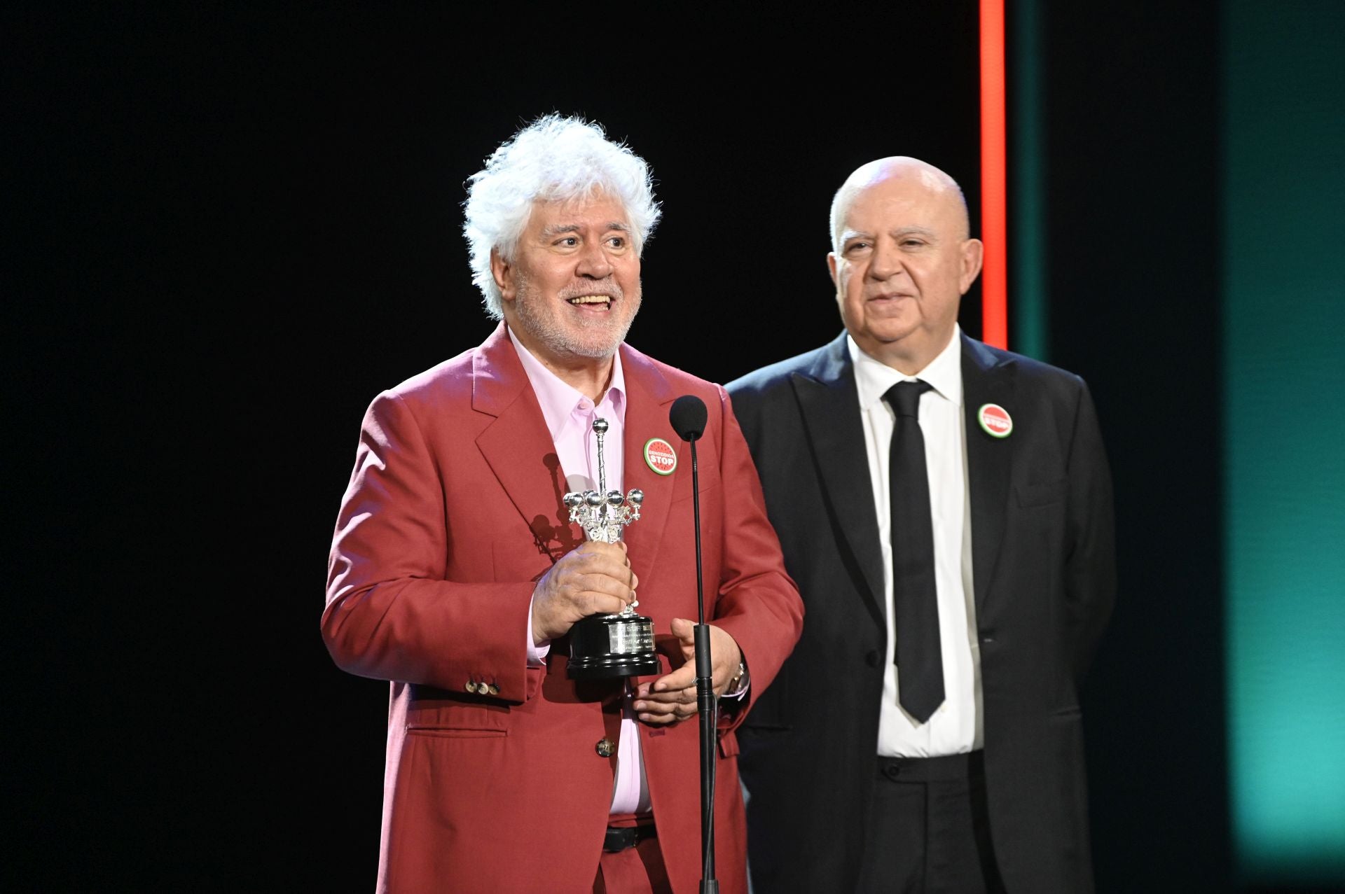 Esther García recibe el premio Donostia en la inauguración del Zinemaldia