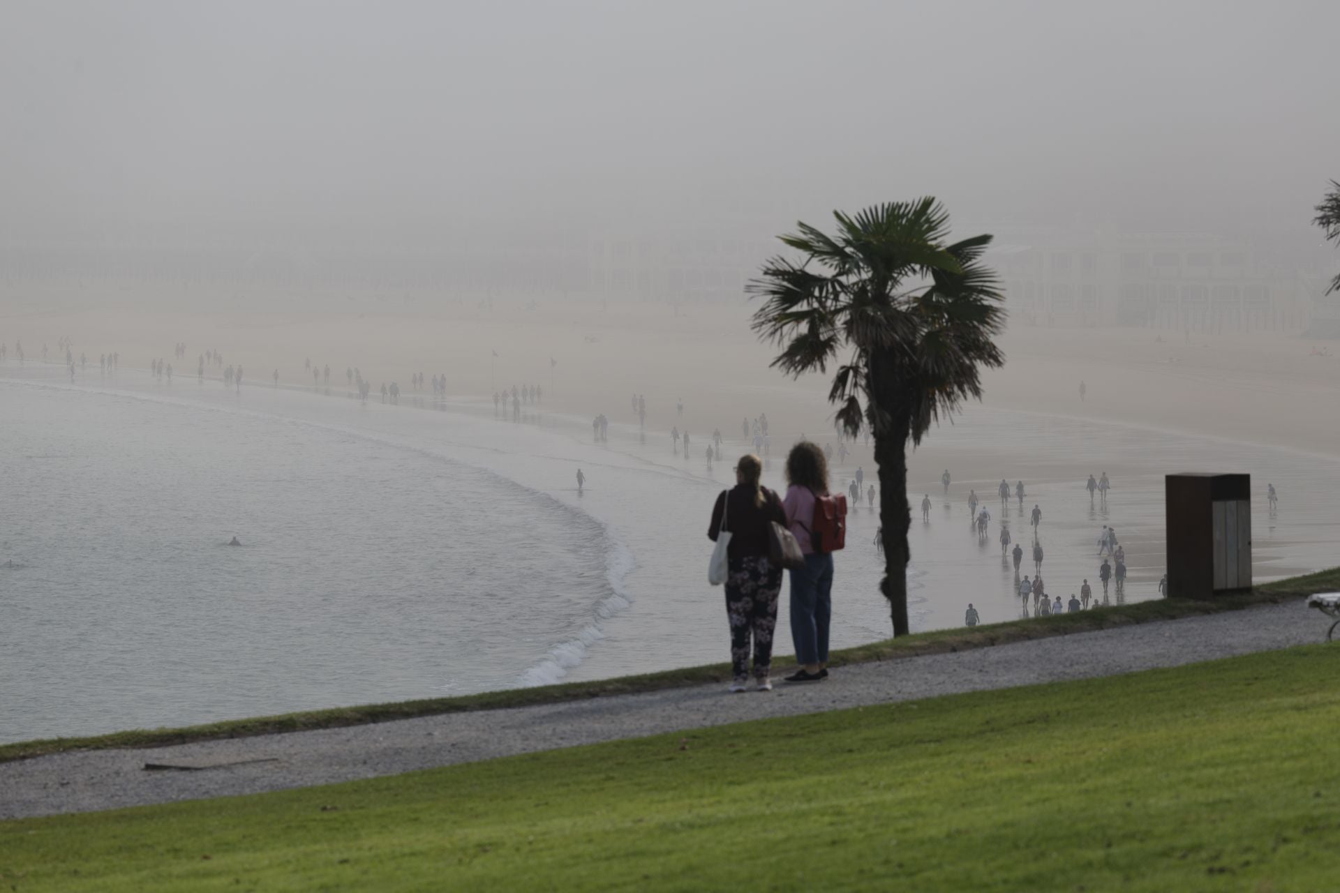 La niebla cubre la costa guipuzcoana