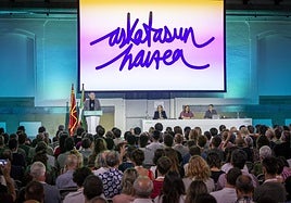 Otegi, en el acto en Tabakalera, en Donostia.