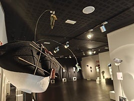 Los creadores han confeccionado txapelas usando toda variedad de materiales.