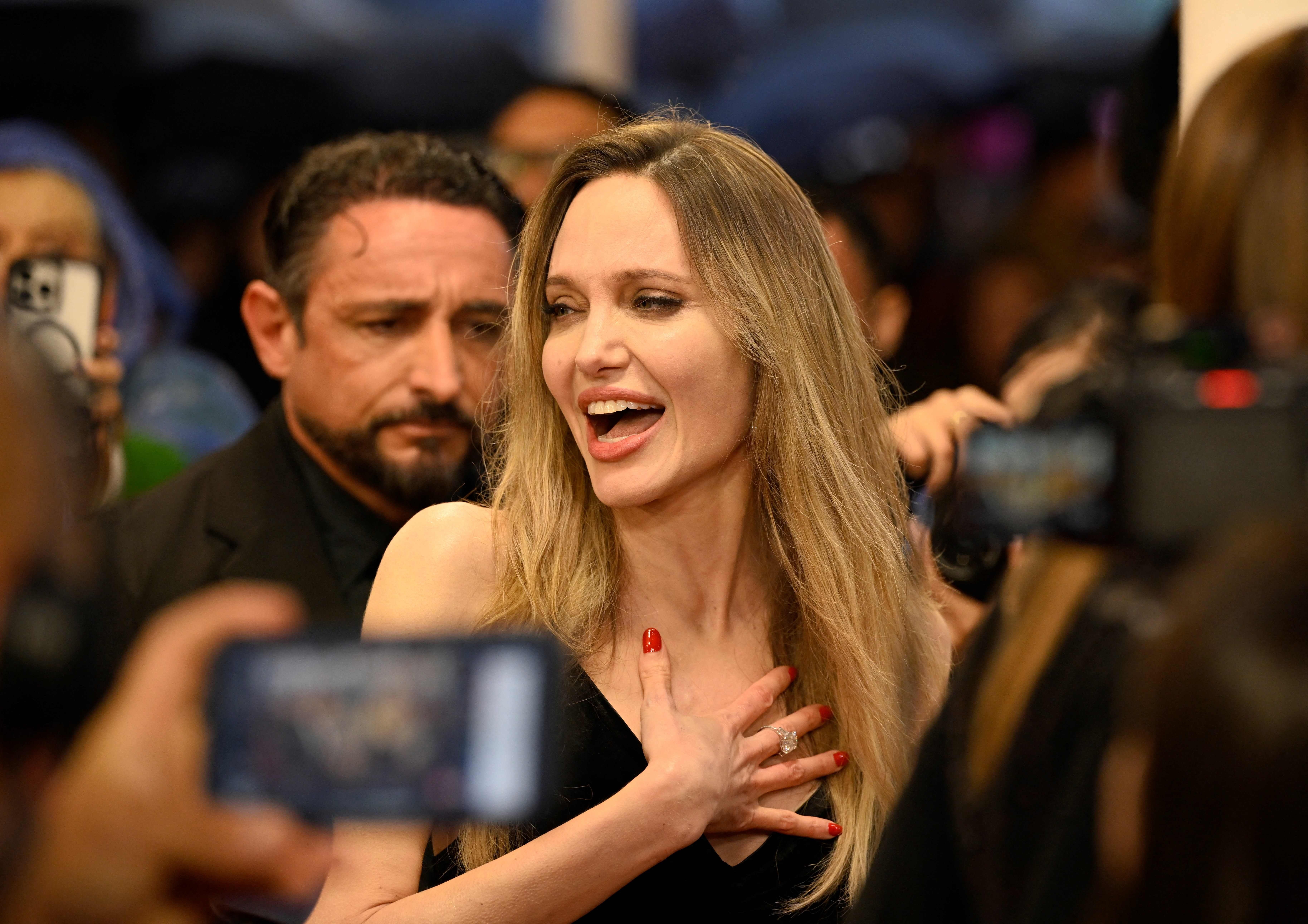 Las mejores imágenes del paso de Angelina Jolie por la alfombra roja del Festival de Cine de San Sebastián
