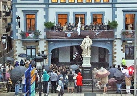 Getariarrek traineruko kideak omendu dituzte