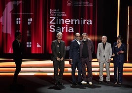 Zinemira Saria jaso zuten Telmo Esnalek eta Asier Altunak. Bideoan Zinemira Galako 'photocall'-a eta protagonista nagusiak ikus ditzakezu.