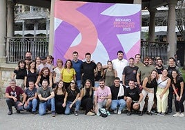 Dena prest Bizkaia bertsoz betetzeko