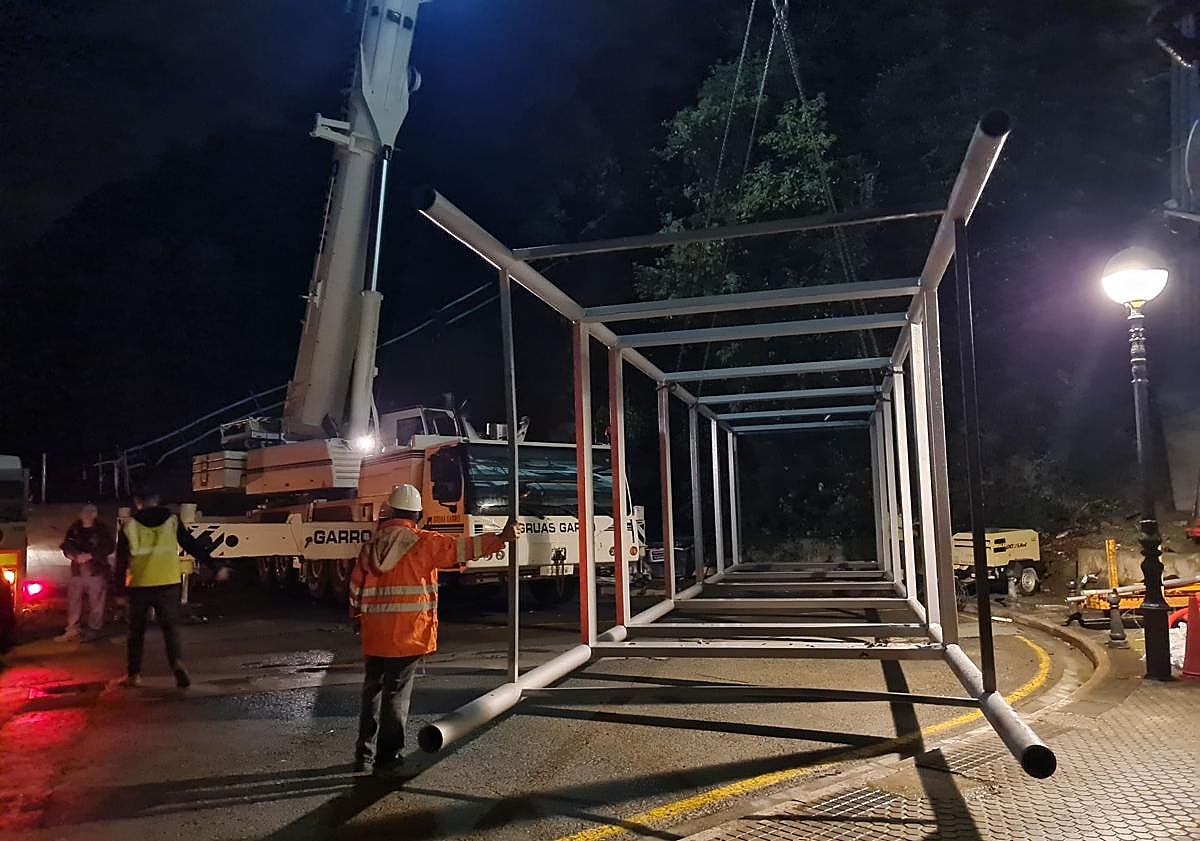 Imagen principal - Tres meses para ensamblar 250 toneladas de acero