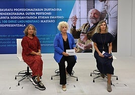 Ana Monge, Maite Peña y Rakel San Sebastián han presentado este miércoles la formación para obtener el certificado de profesionalidad.