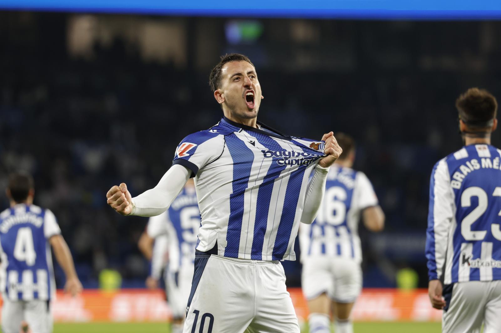 Oyarzabal celebra el 'gol partita' ante el Mallorca