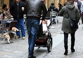 Herriko gurasoei zuzendutako egitasmoa da Guraso Eskola.