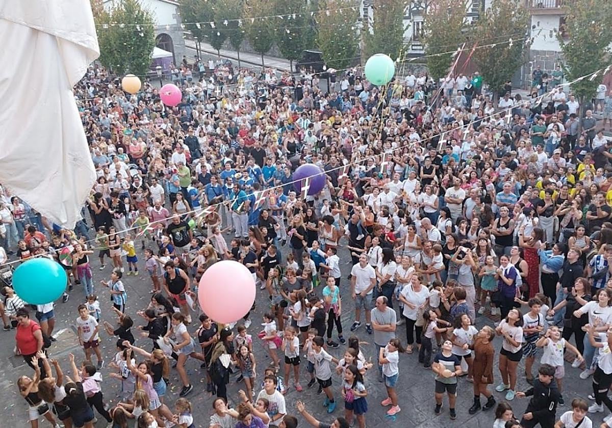 Los miembros del Hogar del Jubilado Denda Berri serán protagonistas en la Plaza.