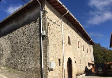 «Mi hija de 12 años nos contó que por la noche cantaban y bailaban junto al fuego y las monitoras se desnudaban de cintura para arriba»