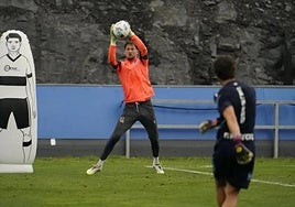 Las manos de Remiro tienen que sujetar a la Real Sociedad