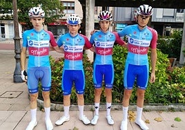 Junior mailako txirrindulariak.