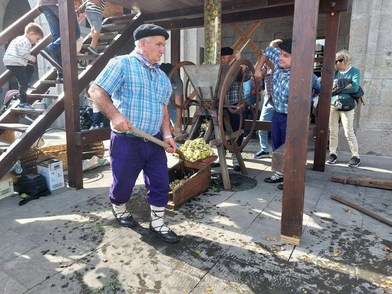 Sagar Uzta ikaragarria Foru Plazan