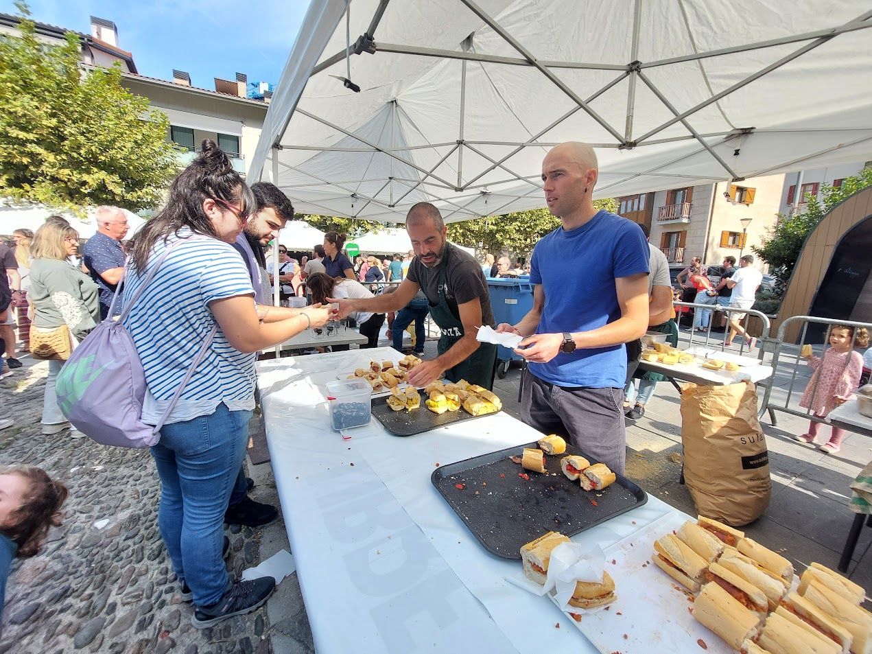 Sagar Uzta ikaragarria Foru Plazan