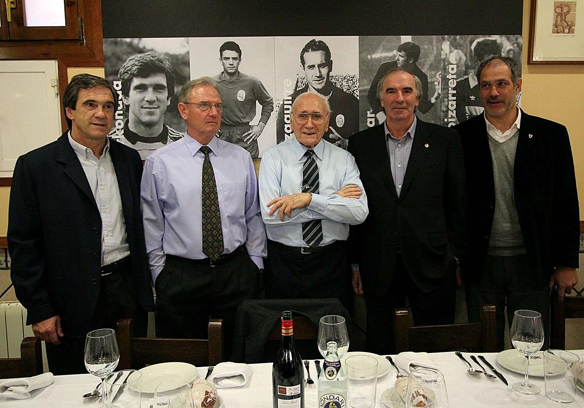 Luis Arconada, Josetxo Arakistain, Ignacio Eizagirre, Jose Angel Iribar y Zubizarreta.