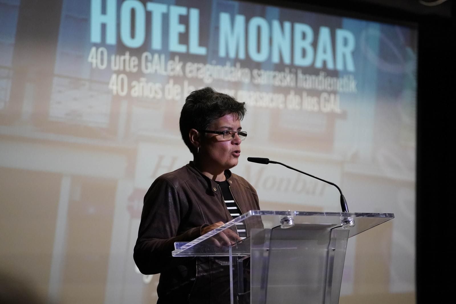 Inauguración de una exposición sobre el atentado del Hotel Monbar de Baiona