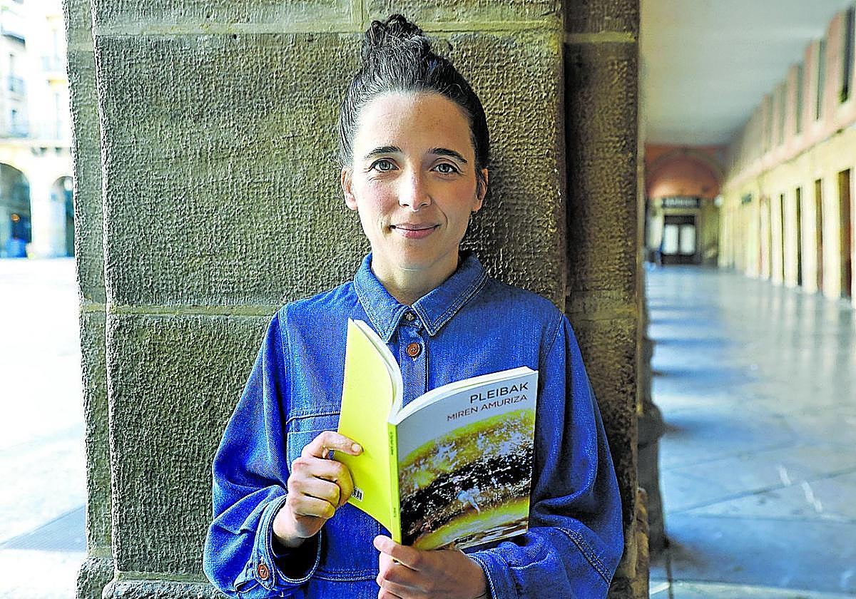 Miren Amuriza, 111 Akademiako azken saritua, Pleibak liburuaren aurkezpenean.