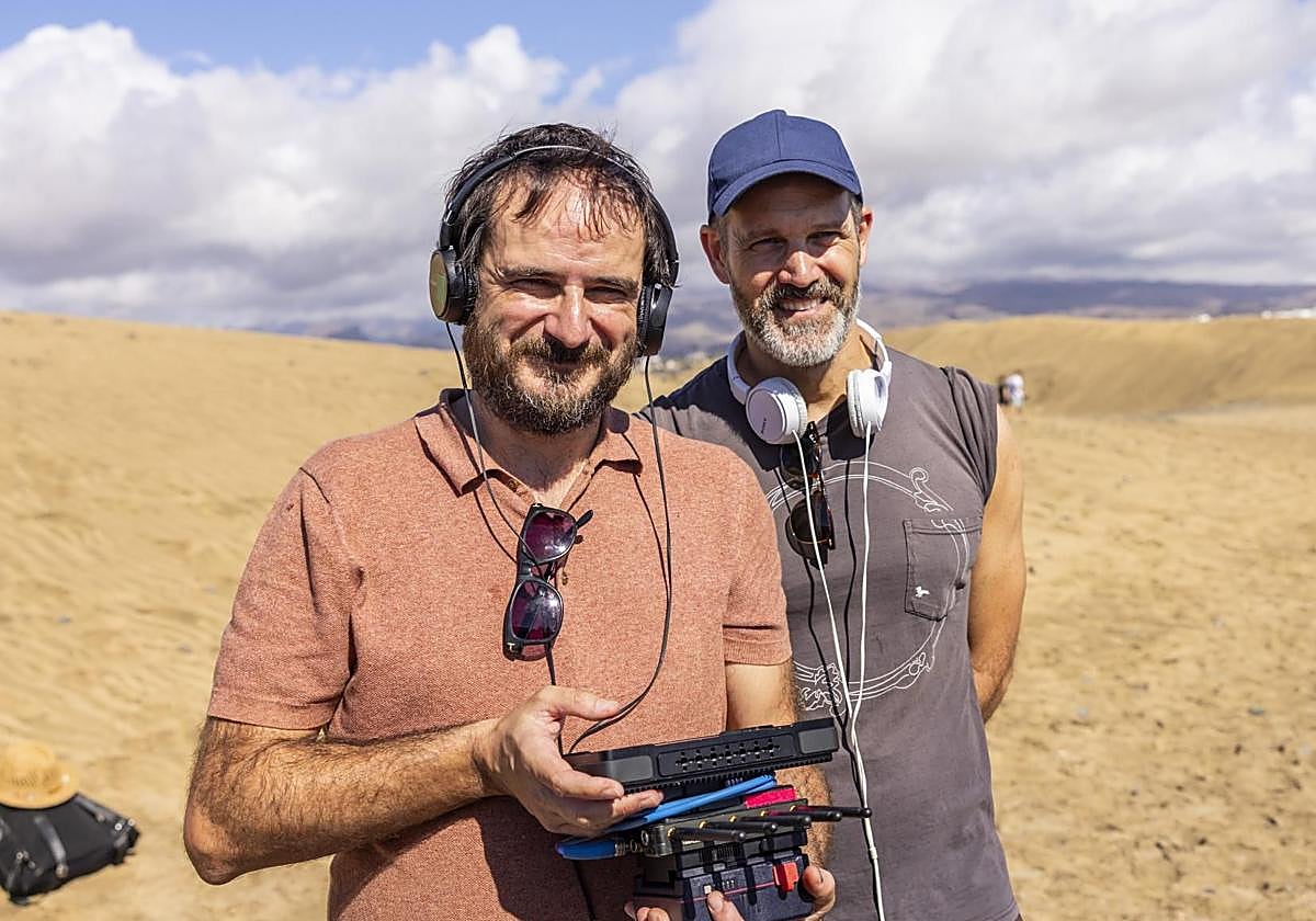 Aitor Arregui y José Mari Goenaga durante el rodaje de 'Maspalomas'.