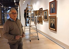 Xabier Agirre y sus colaboradores durante las labores de montaje durante esta semana.