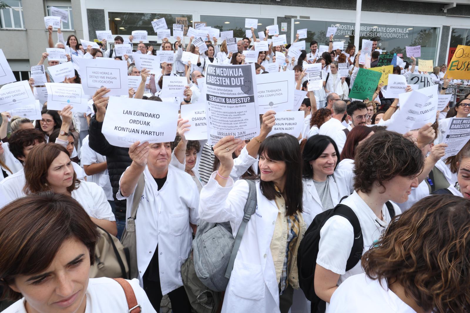 Los médicos paran y reclaman un estatuto propio