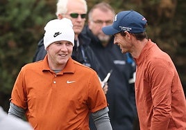 Bob MacIntyre, a la izquierda.