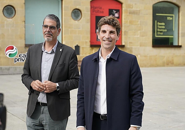 Jon Insausti ha sido presentado como candidato del PNV a la Alcaldía de Donostia tras la renuncia de Eneko Goia