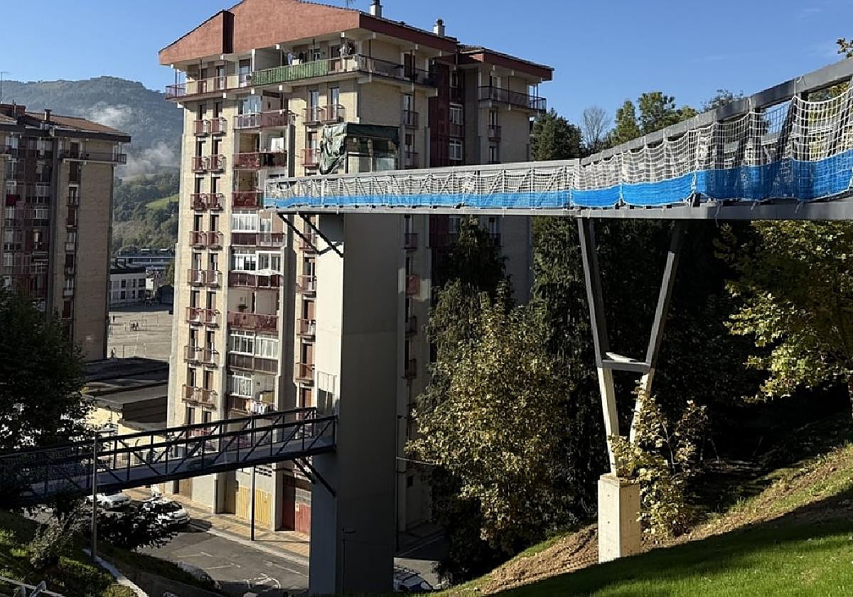 El tercer ascensor de Floreaga estará operativo a finales de año.