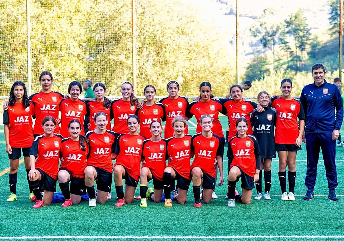 La plantilla que forma el Urki JAZ de esta temporada, el equipo femenino del club eibarrés.