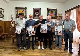 Pastores en la presentación con la presidenta de la asociación y la alcaldesa de Doneztebe.