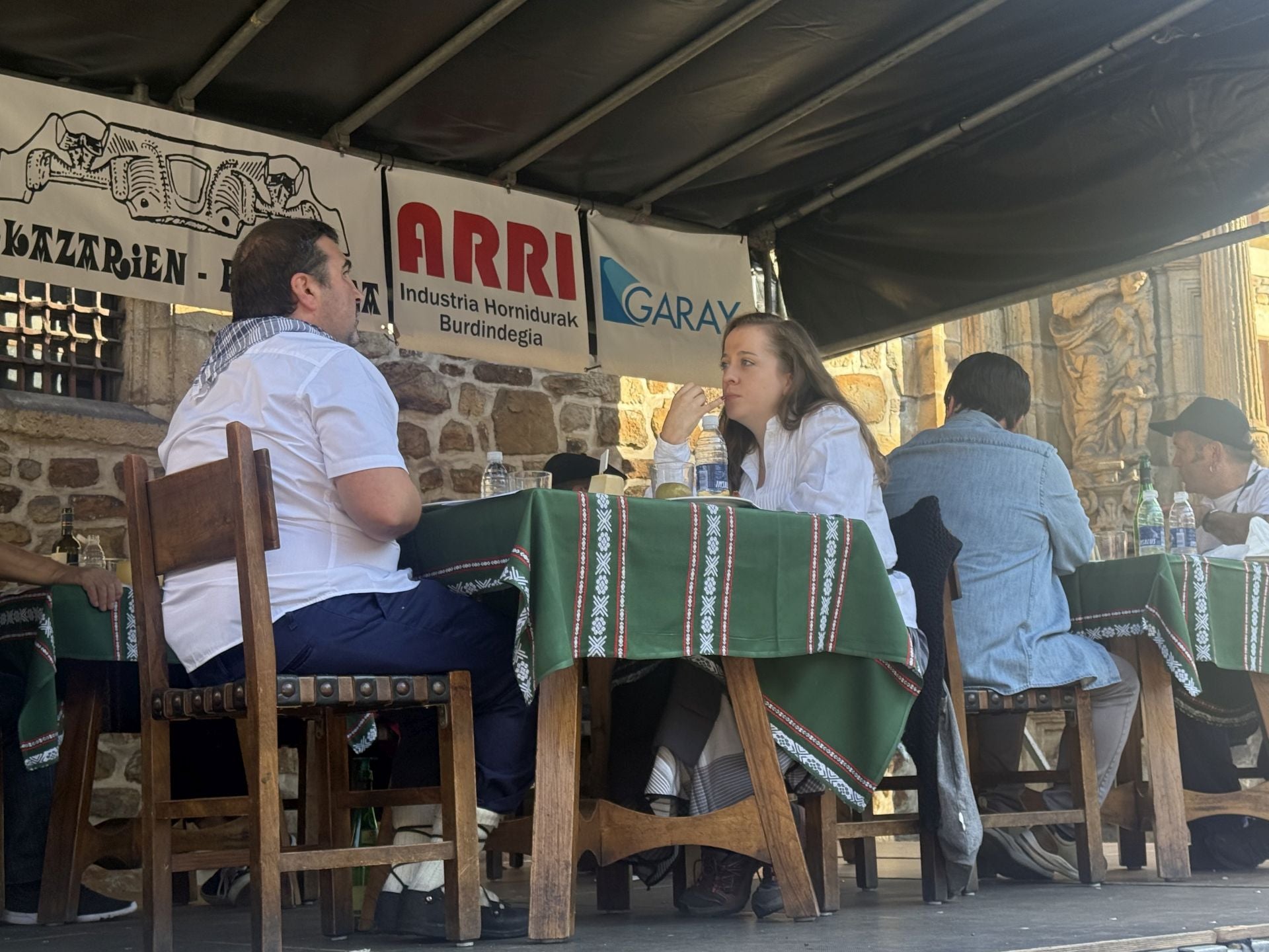 Las kuadrillas llenan un Oñati muy &#039;tropical&#039;