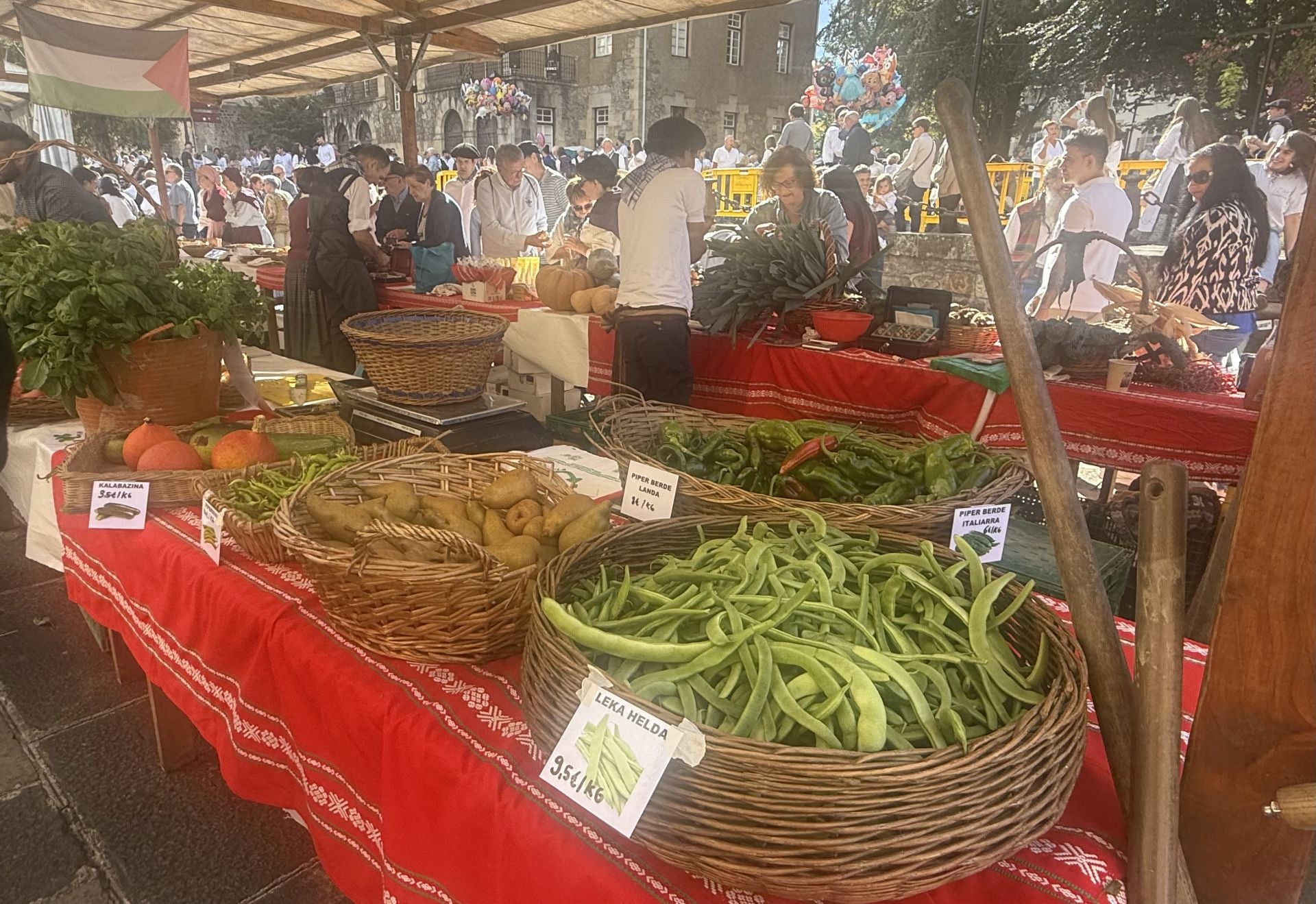 Las kuadrillas llenan un Oñati muy &#039;tropical&#039;