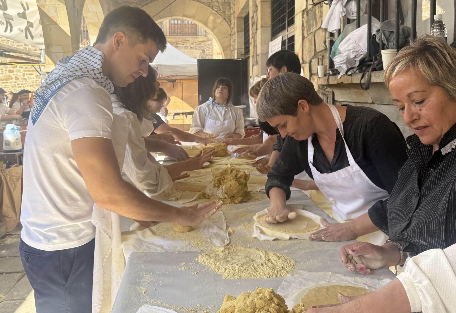Las kuadrillas llenan un Oñati muy &#039;tropical&#039;