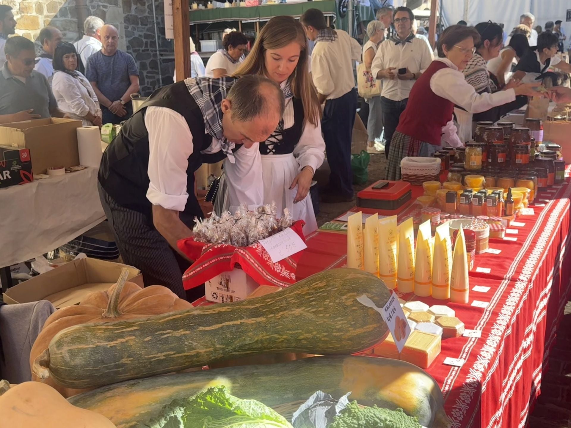 Las kuadrillas llenan un Oñati muy &#039;tropical&#039;
