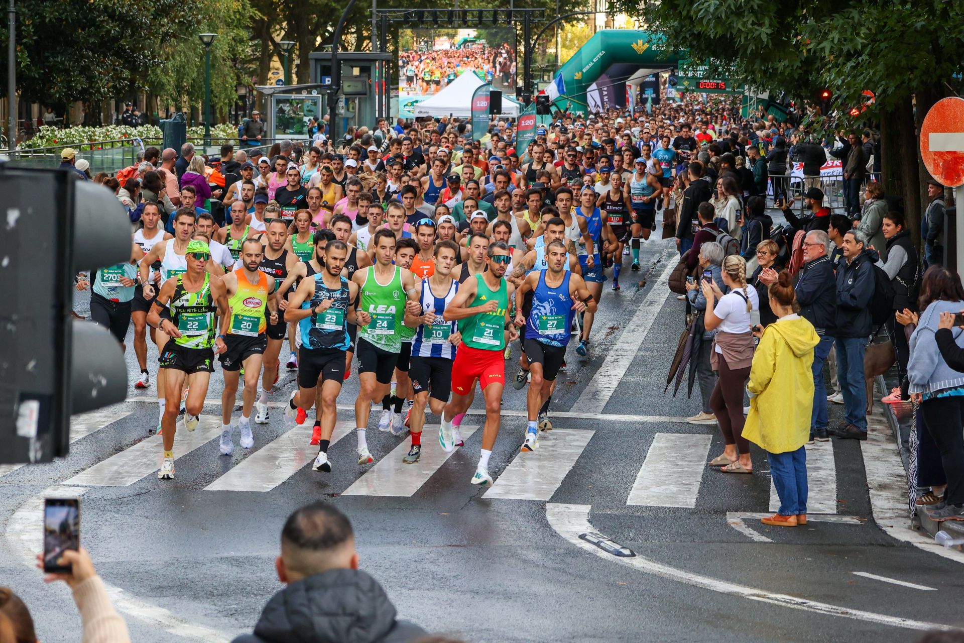 Irene Pelayo y Artur Bossy ganan el Medio Maratón de Donostia