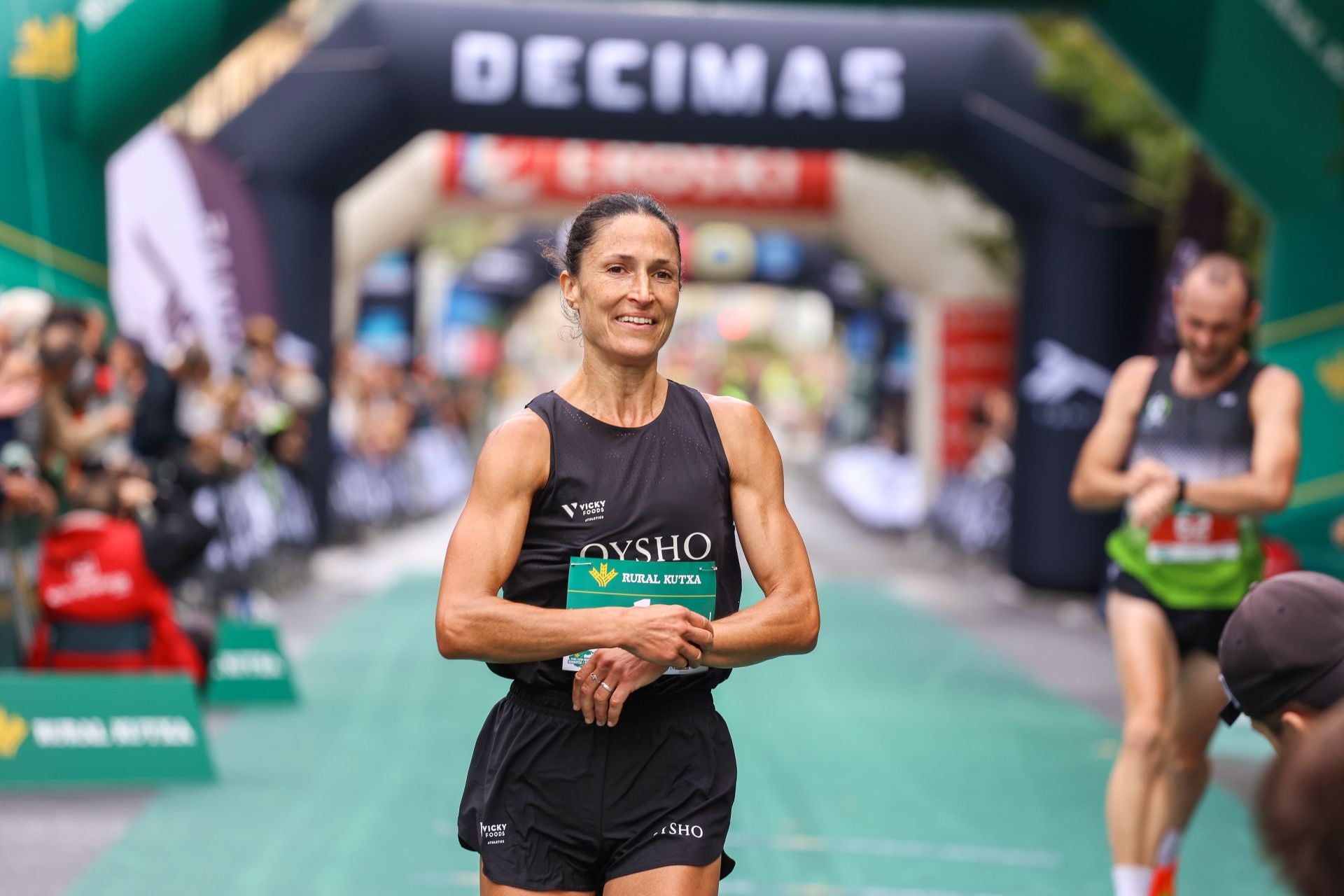 Irene Pelayo y Artur Bossy ganan el Medio Maratón de Donostia