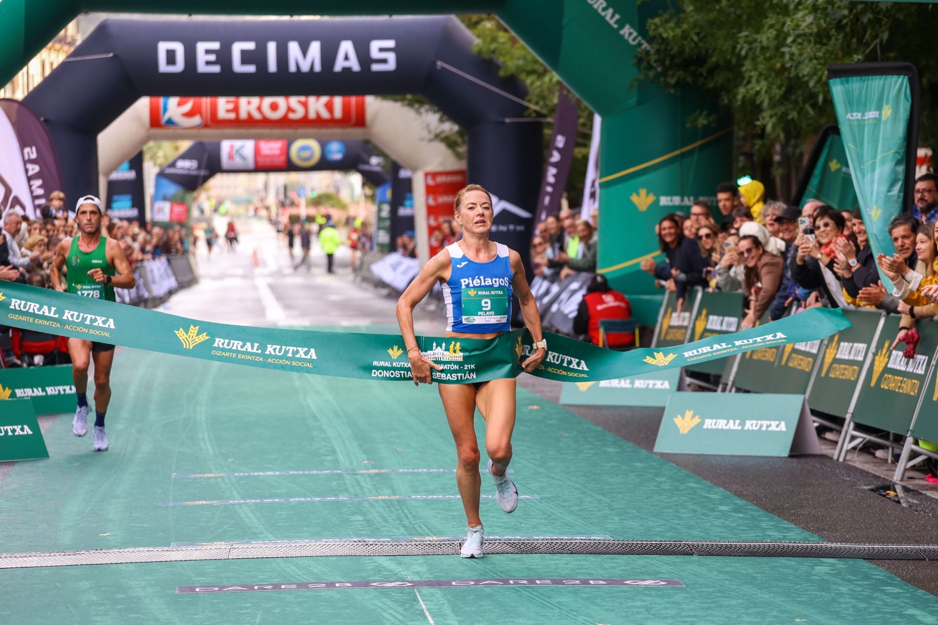 Irene Pelayo y Artur Bossy ganan el Medio Maratón de Donostia