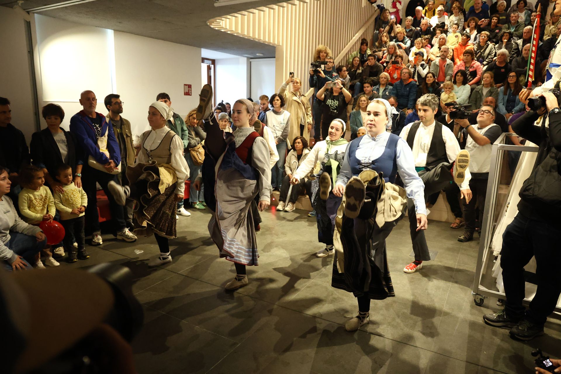 Irene Pelayo y Artur Bossy ganan el Medio Maratón de Donostia