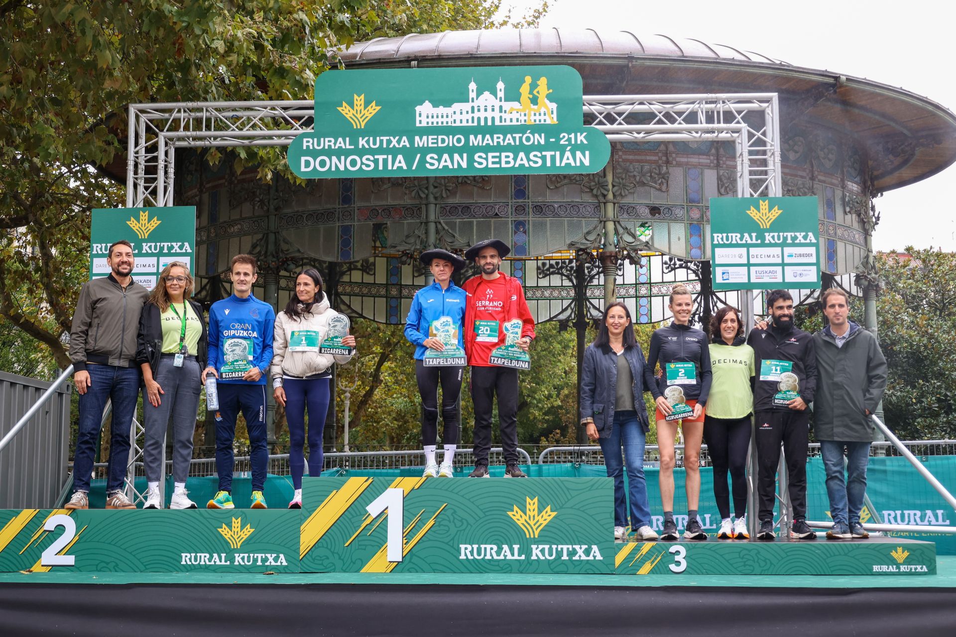Irene Pelayo y Artur Bossy ganan el Medio Maratón de Donostia