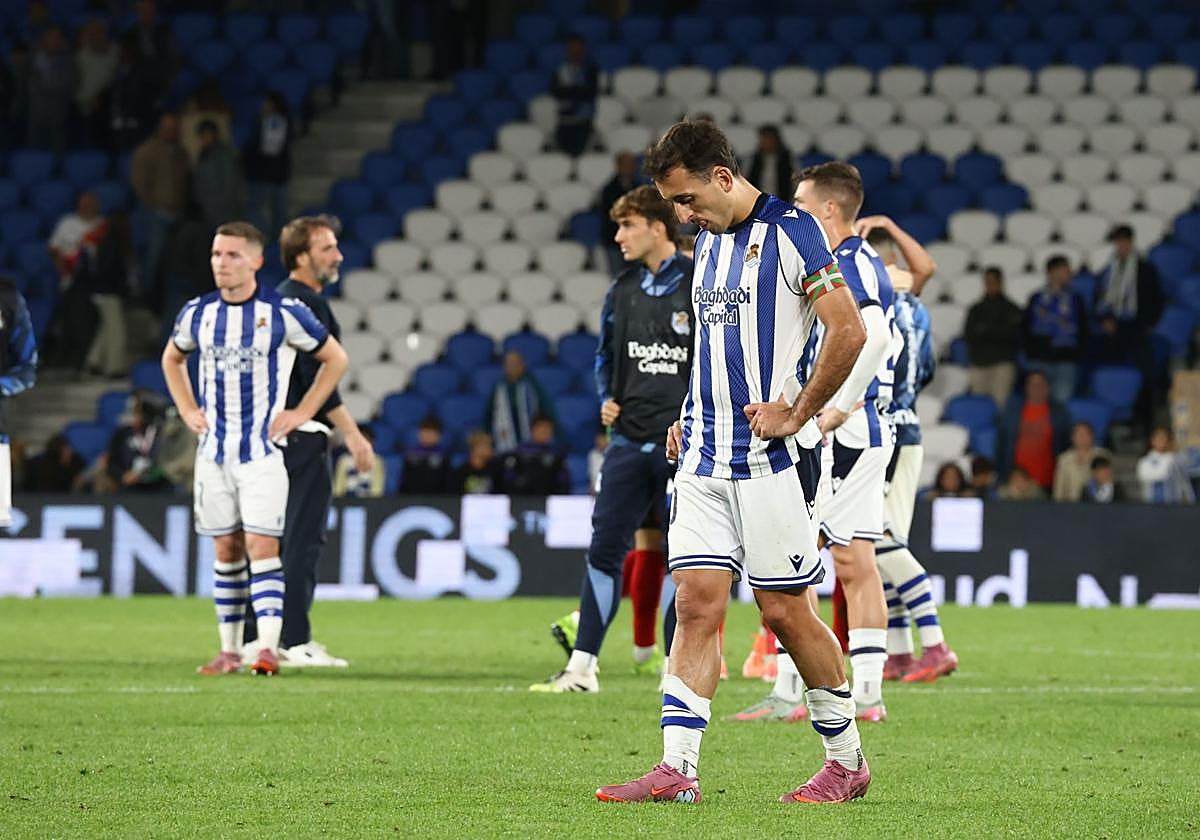 Oyarzabal, cabizbajo tras la derrota ante el Rayo Vallecano por 0-1.