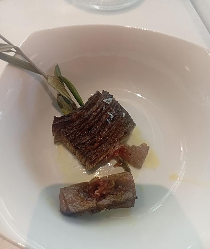 Imagen secundaria 2 - Selección de postres y ternera. En la variedad está el gusto.