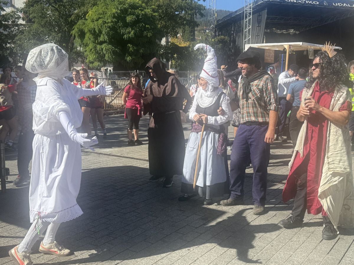 La locura de la Bixamon de Rosario: de la flotilla a Mitoaroa