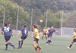 Hiru partida jokatu ondoren, neskek lehen puntuak eskuratu dituzte.