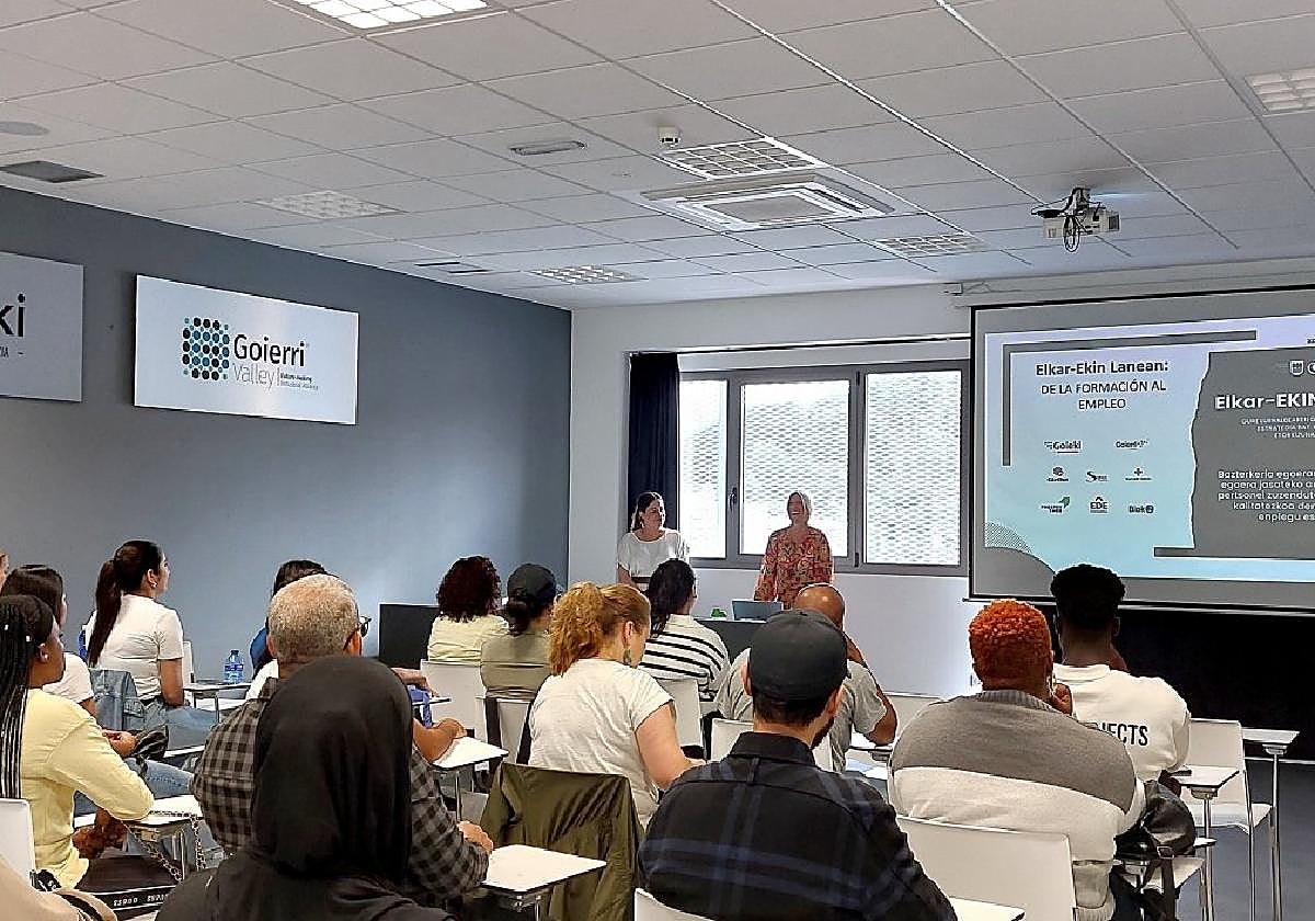 El itinerario Osatu estará dirigido a personas con titulación universitaria o de formación profesional.